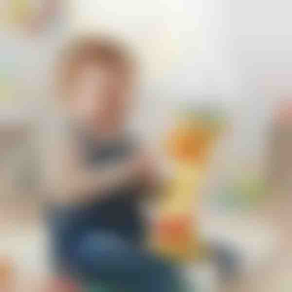 Interaktive Plüschgiraffe | GIRADANCE